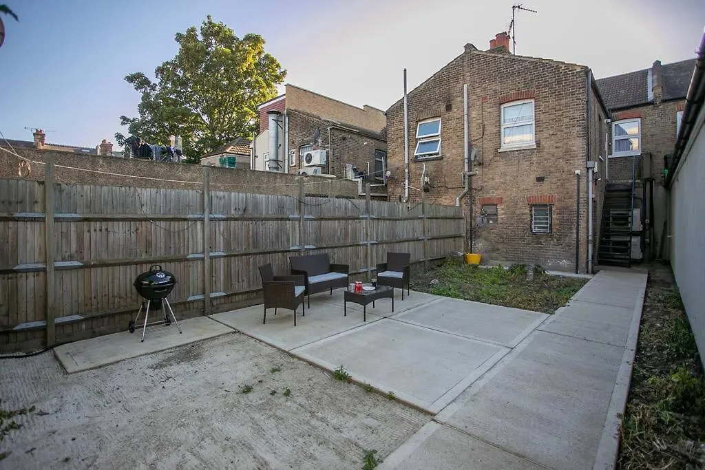 Stylish And Homey 2 Bedroom In Abbey Wood Apartment