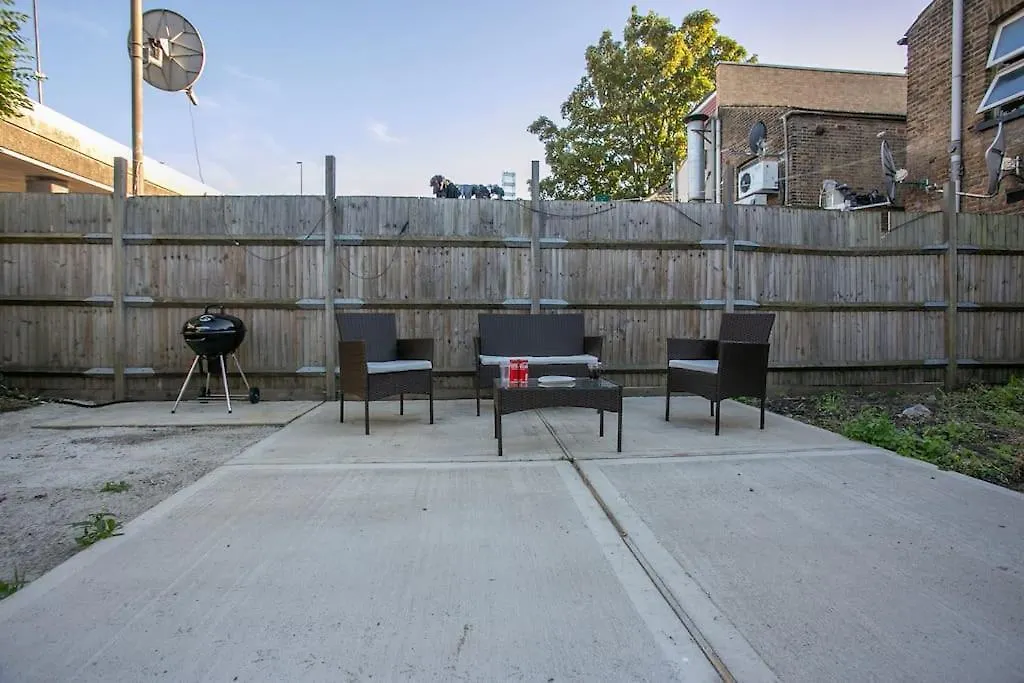 Stylish And Homey 2 Bedroom In Abbey Wood